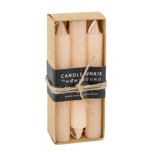 Box with 6 short dinner candles salmon pink