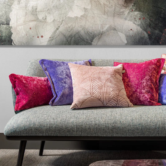 YOLA - Decorative cushion 45x45 cm – stylized leaf print – Elderberry purple